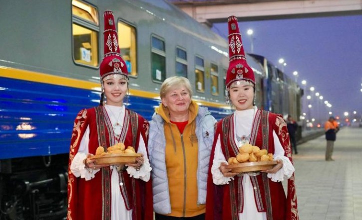 تاريحي شاھارلارعا ايالدايتىن پويىز