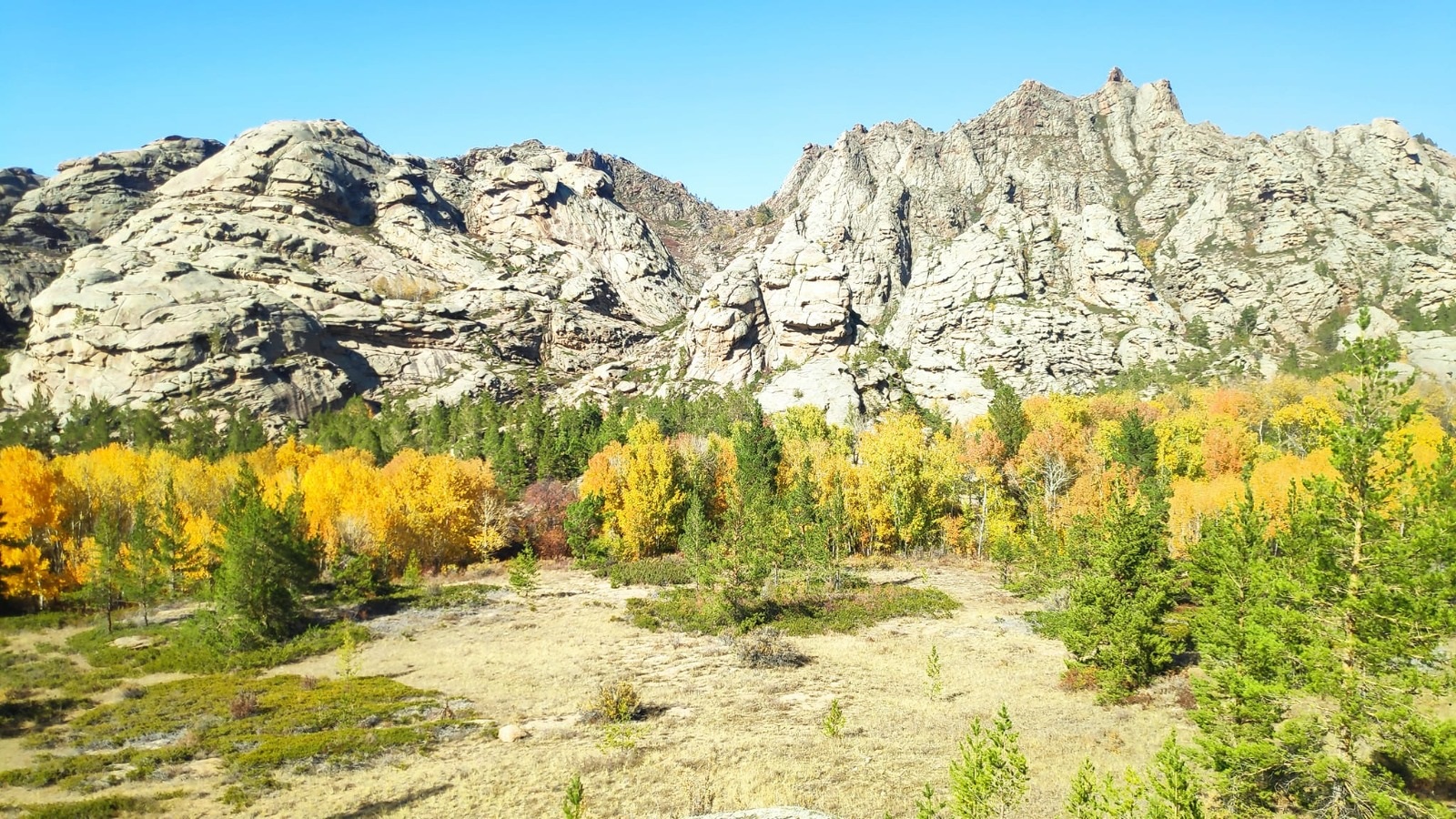 اقسوراڭ ەتەگىندەگى ەرەكشە اۋىل