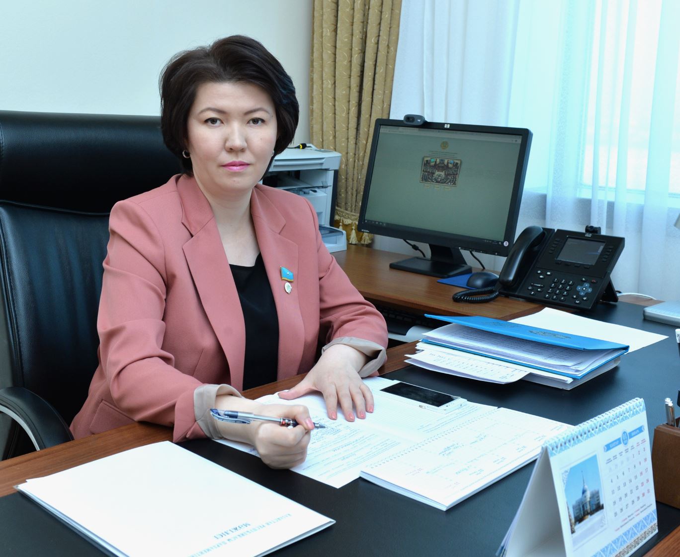 جۇلدىز سۇلەيمەنوۆا: جاڭا بۋىندى ينتەللەكتۋالدىق قۇندىلىق ۇيىستىرادى