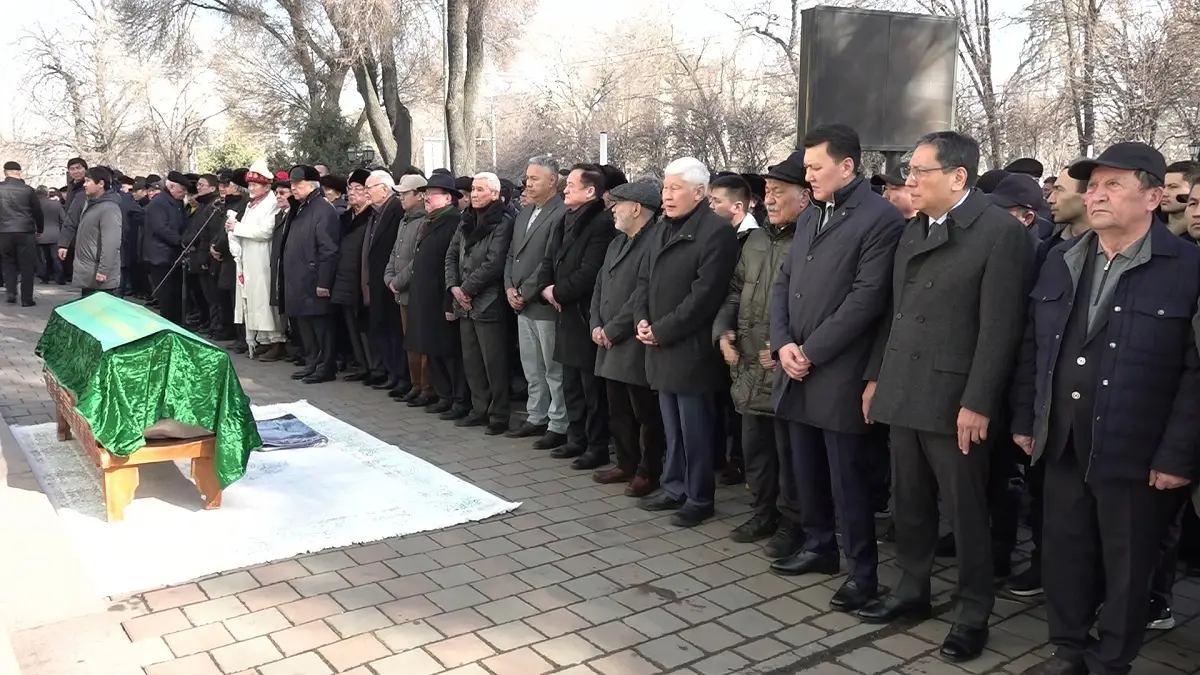 قازاق جۇرتشىلىعى دۋلات يسابەكوۆتى اقتىق ساپارعا شىعارىپ سالدى