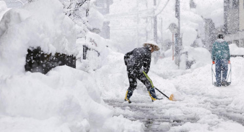 جاپونيادا بۇرىن-سوڭدى بولماعان كولەمدە قار جاۋدى