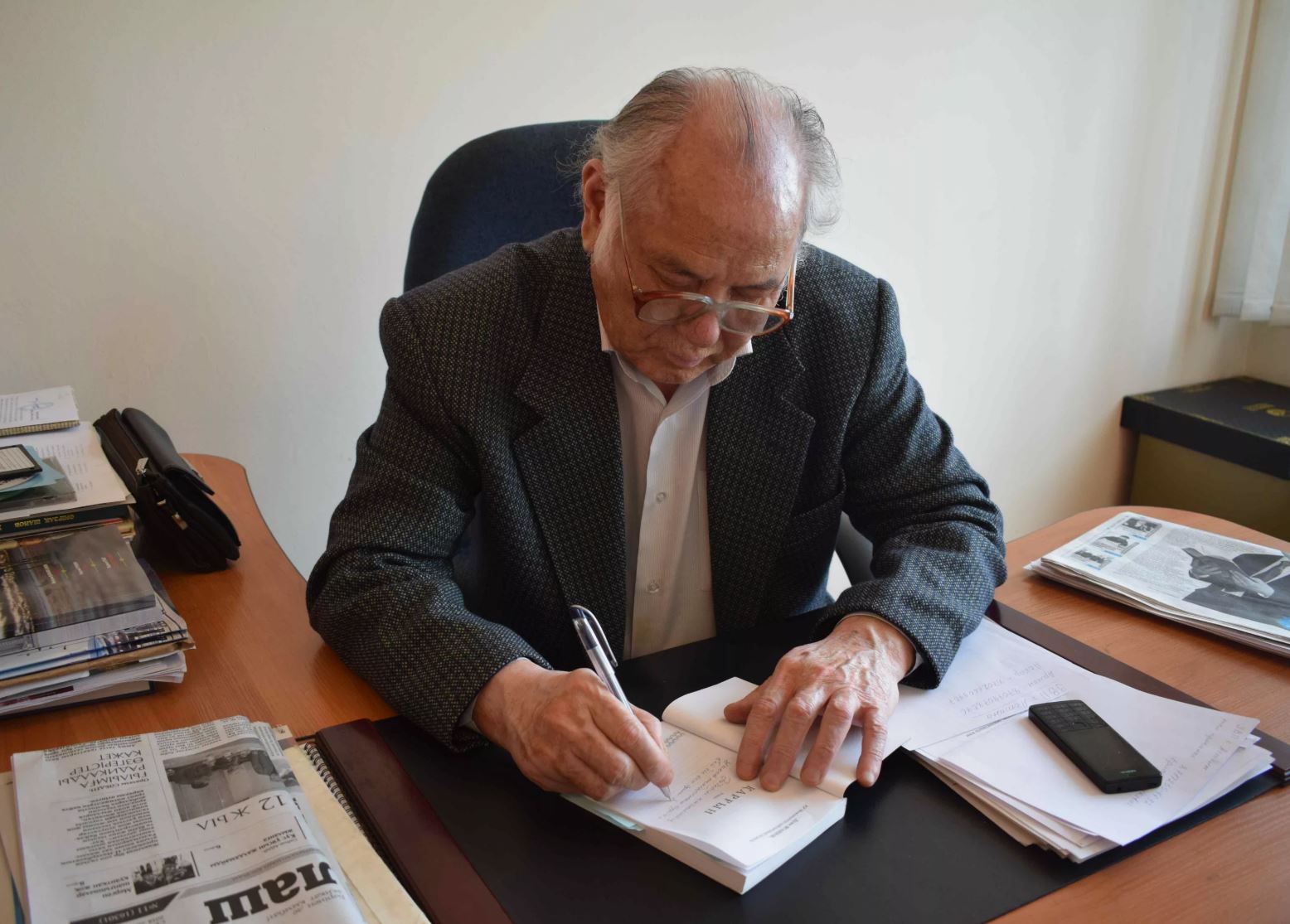 ك ۇلىمسىرەپ قوشتاسقان ەدى...