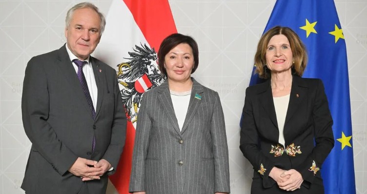 ەقىۇ پارلامەنتتىك اسسامبلەياسىنىڭ باسقوسۋى