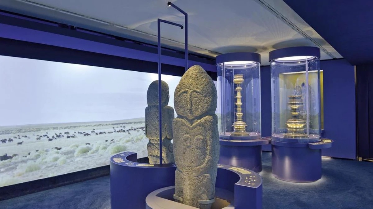 فرانتسۋزداردى قازاق تاريحىمەن تانىستىرادى