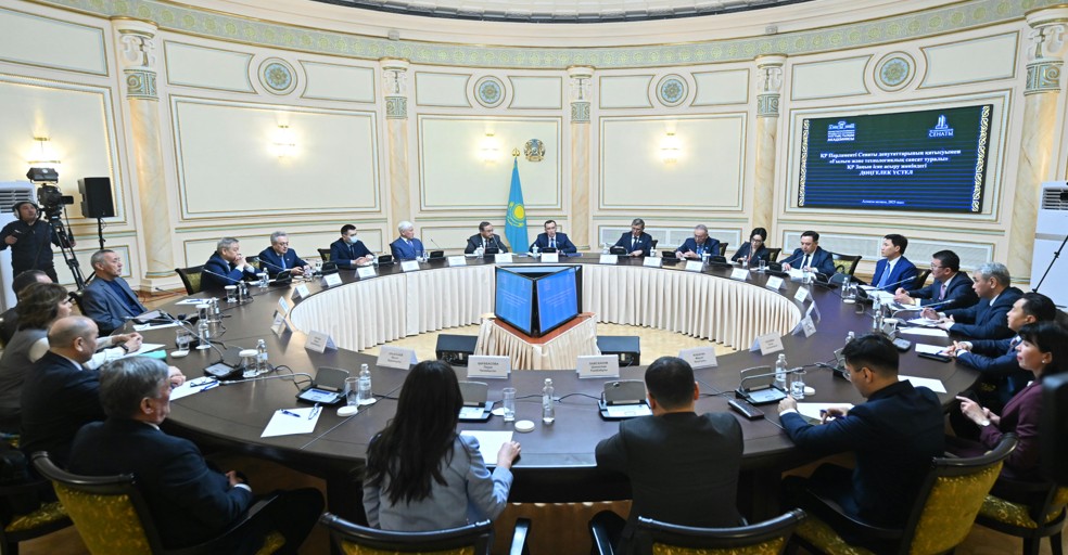 ادامي كاپيتال - عىلىمي دامۋعا سەپ