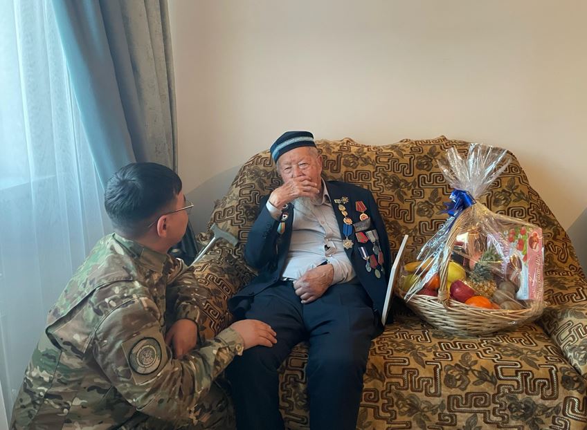 ۇلاندىقتار ارداگەرگە قۇرمەت كورسەتتى