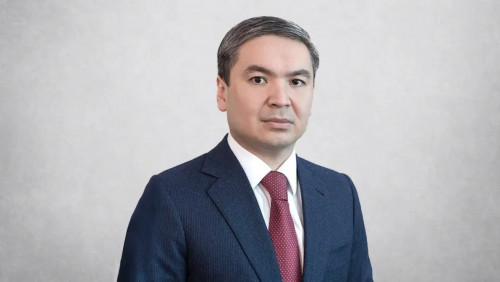 پرەزيدەنت ونەركاسىپ جانە قۇرىلىس ءمينيسترىن تاعايىندادى