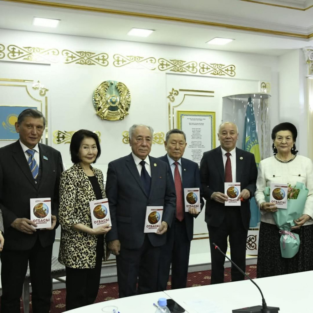 «وتباسى بەرەكەسى» – وقىرمان قولىندا