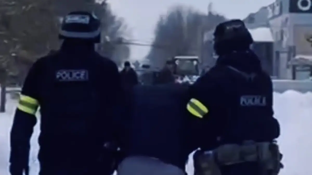 بقو-دا جەر ۇيلەردى توناپ جۇرگەن قىلمىستىق توپ ۇستالدى