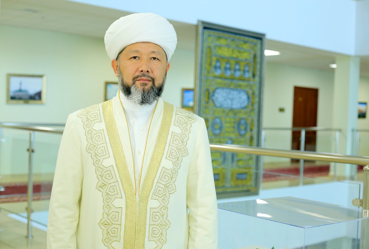 قاسيەتتى رامازان ايى قۇتتى بولسىن!