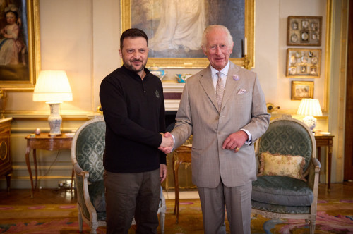 ۆ.زەلەنسكي  ۇلىبريتانيا كورولىمەن كەزدەستى