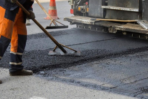 ەلىمىزدە 13 مىڭ شاقىرىم جول جوندەلەدى