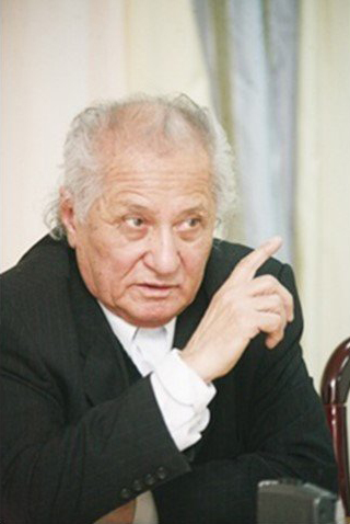 دارابوز اقىن