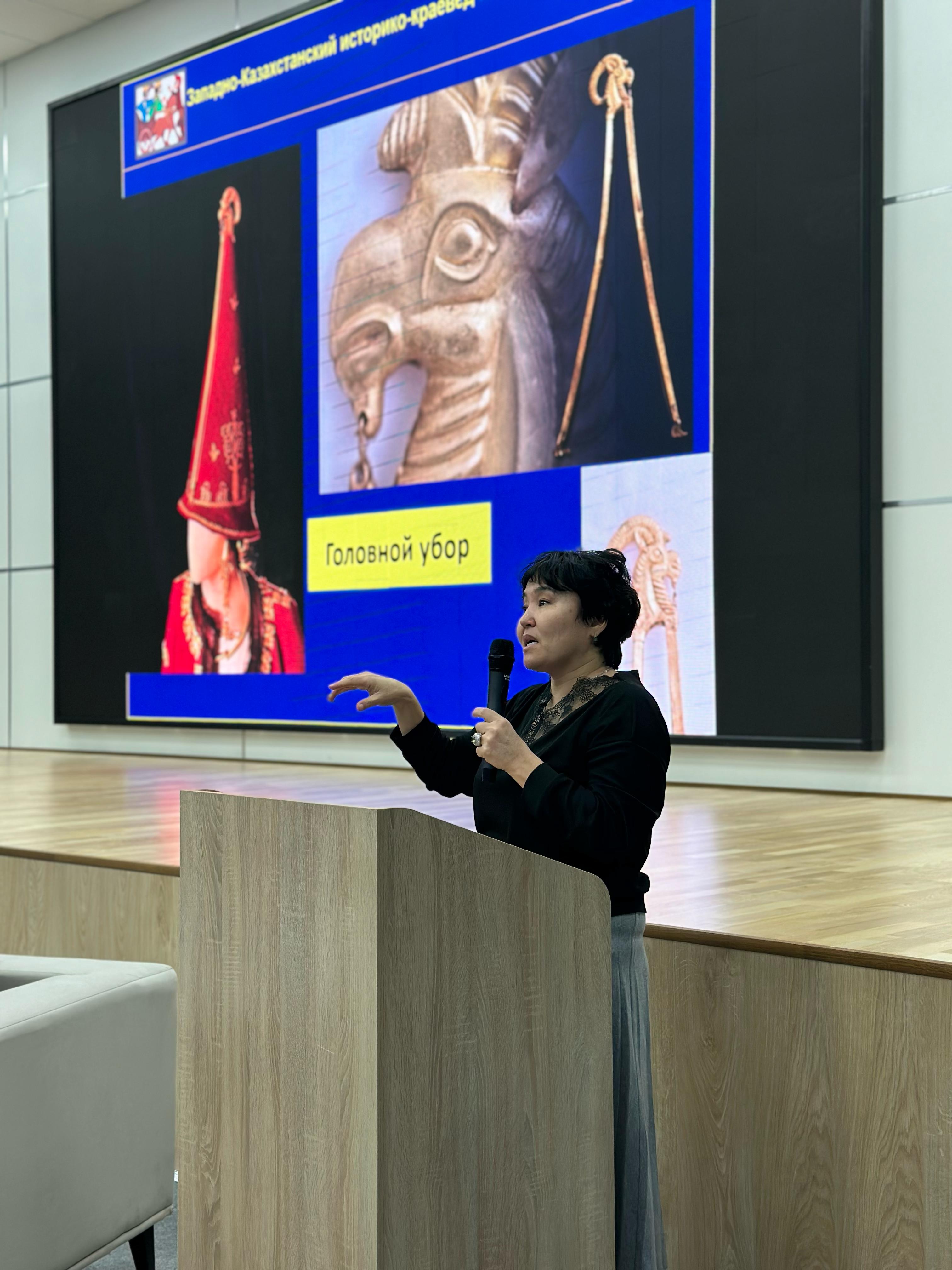 تاريحشى مۇعالىمدەر باس قوستى