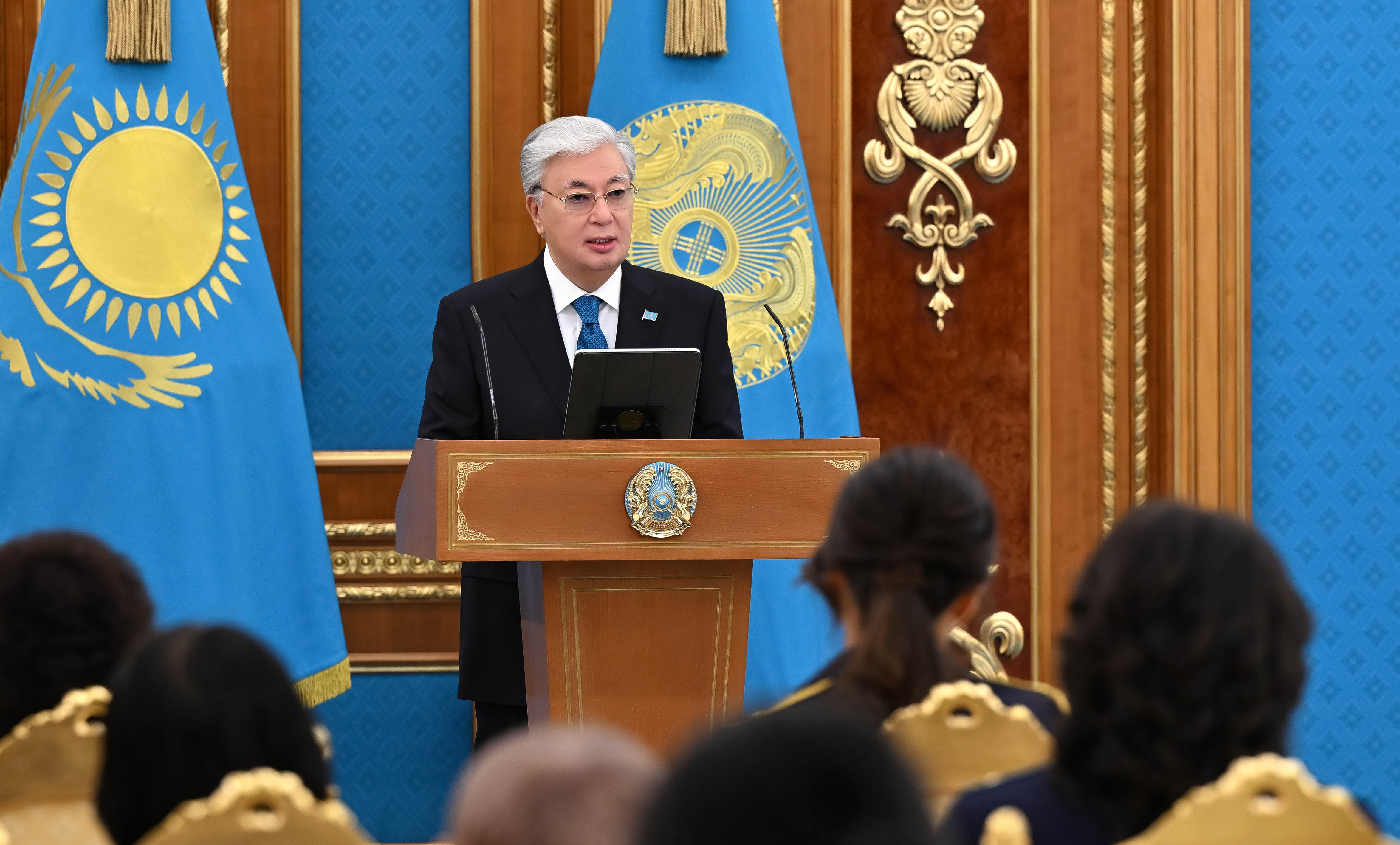 انالارى الاڭسىز قوعامدا بالالار دا باقىتتى ءومىر سۇرەدى