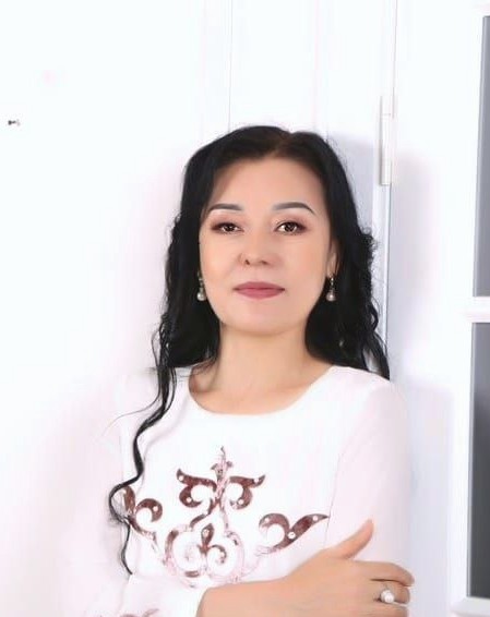 اينۇر ابدىراسىلقىزى, فيلولوگيا عىلىمدارىنىڭ كانديداتى, ياساۋيتانۋشى, اقىن: استرونوم بولۋدى ارماندادىم