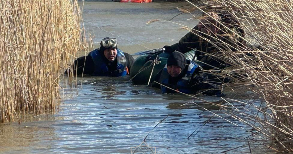 قۇتقارۋشىلار قامىس اراسىندا قالىپ قويعان اڭشىنى قۇتقاردى