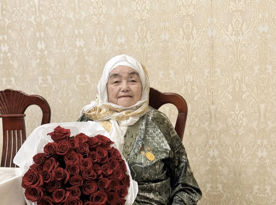 باتىر انا, باقىتتى اجە