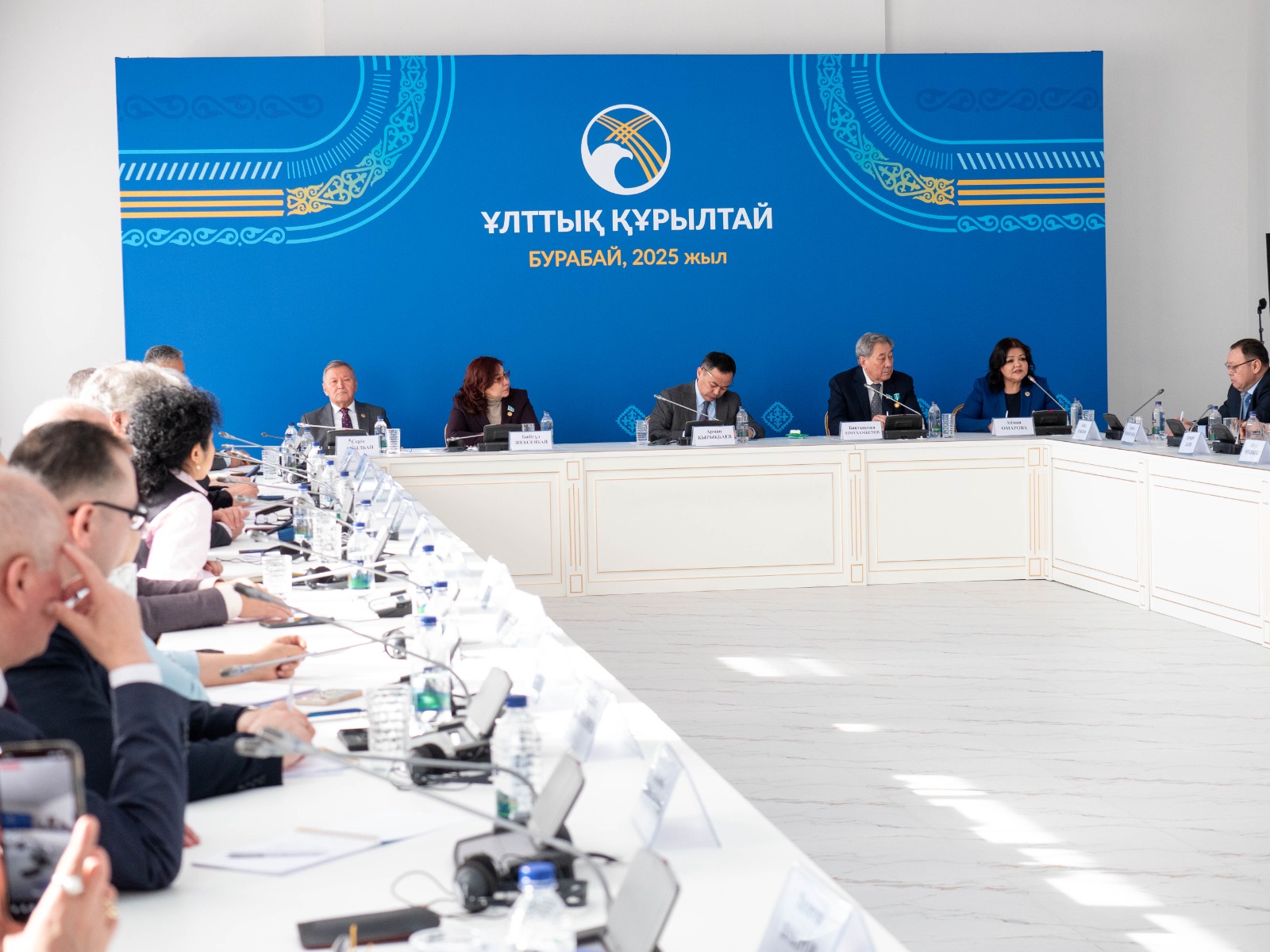 ۇلتتىق قۇرىلتاي جۇمىس سەكتسيالارىنىڭ وتىرىسى ءوتتى