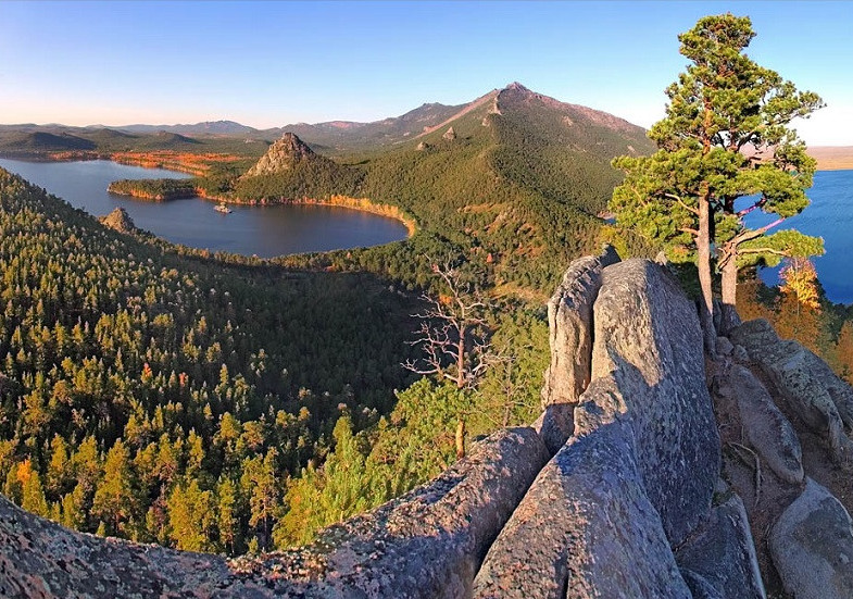 بۋرابايدا كونگرەسس-ورتالىق سالىنادى