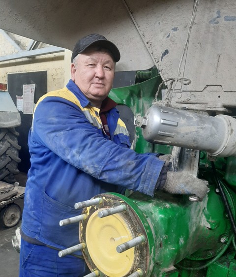 ەڭبەك ەتكەنگە باقىت باسىن يەدى