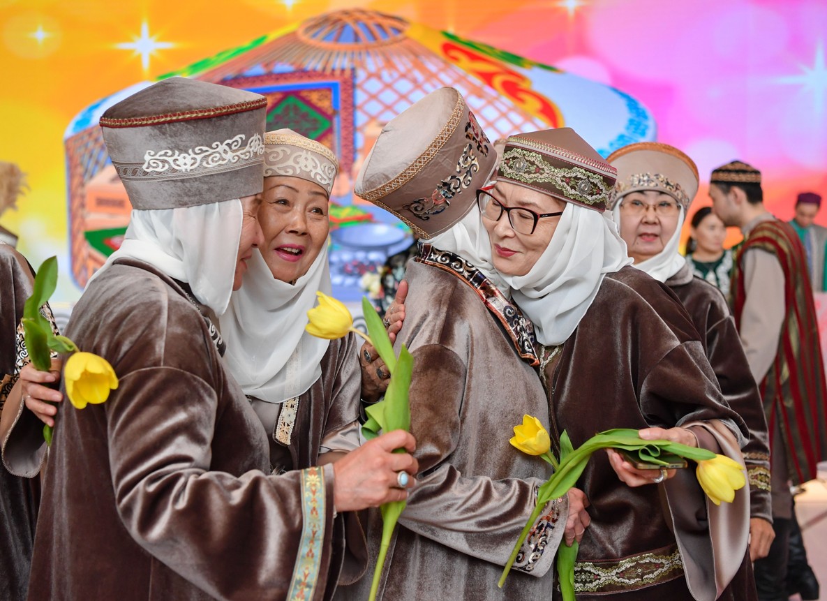 بۇگىن قازاقستاندىقتار قايىرىمدىلىق كۇنىن اتاپ ءوتىپ جاتىر