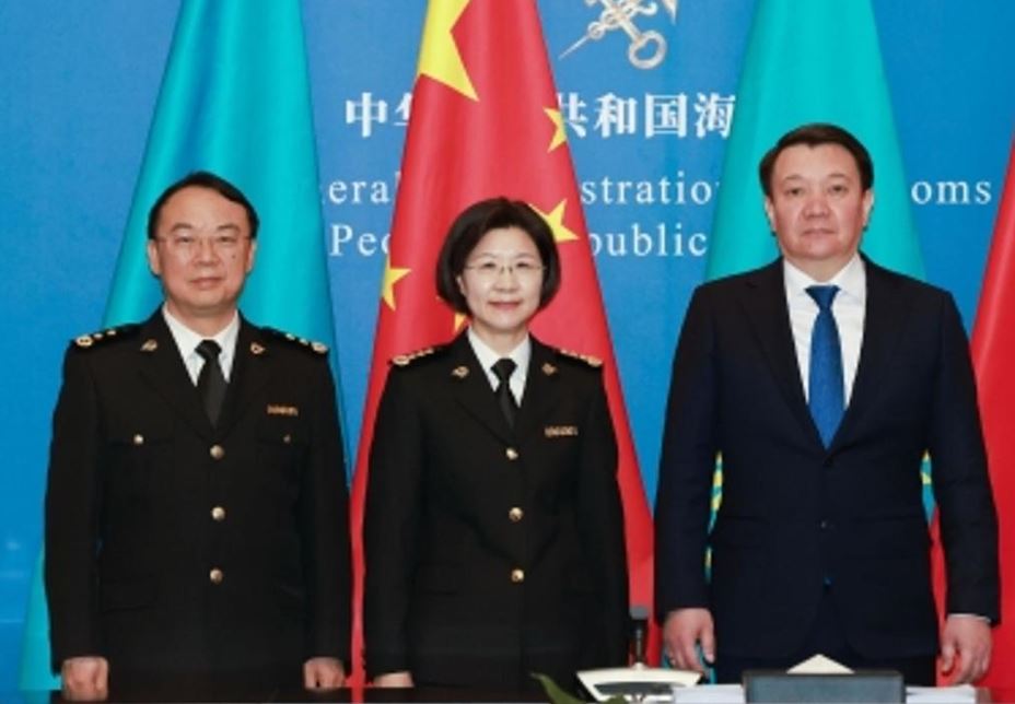 قازاقستان مەن قىتاي شەكارادا وتكىزۋ قابىلەتىن ارتتىرۋعا ۋاعدالاستى