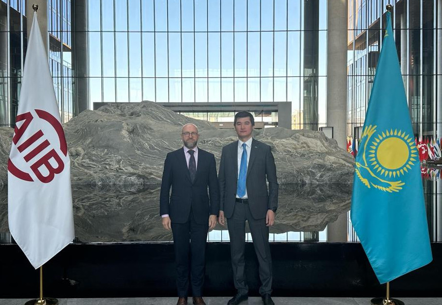 قازاقستان-قىتاي بايلانىسى نىعايىپ كەلەدى