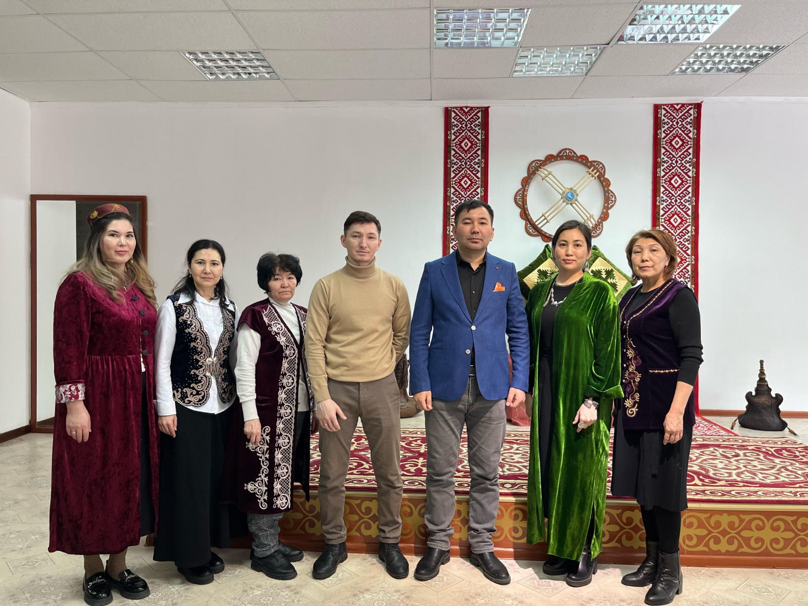 كوكپار تاريحىنا  ارنالعان 4-تومدىق كىتابىم ءازىر تۇر – ابىلايحان قالنازاروۆ