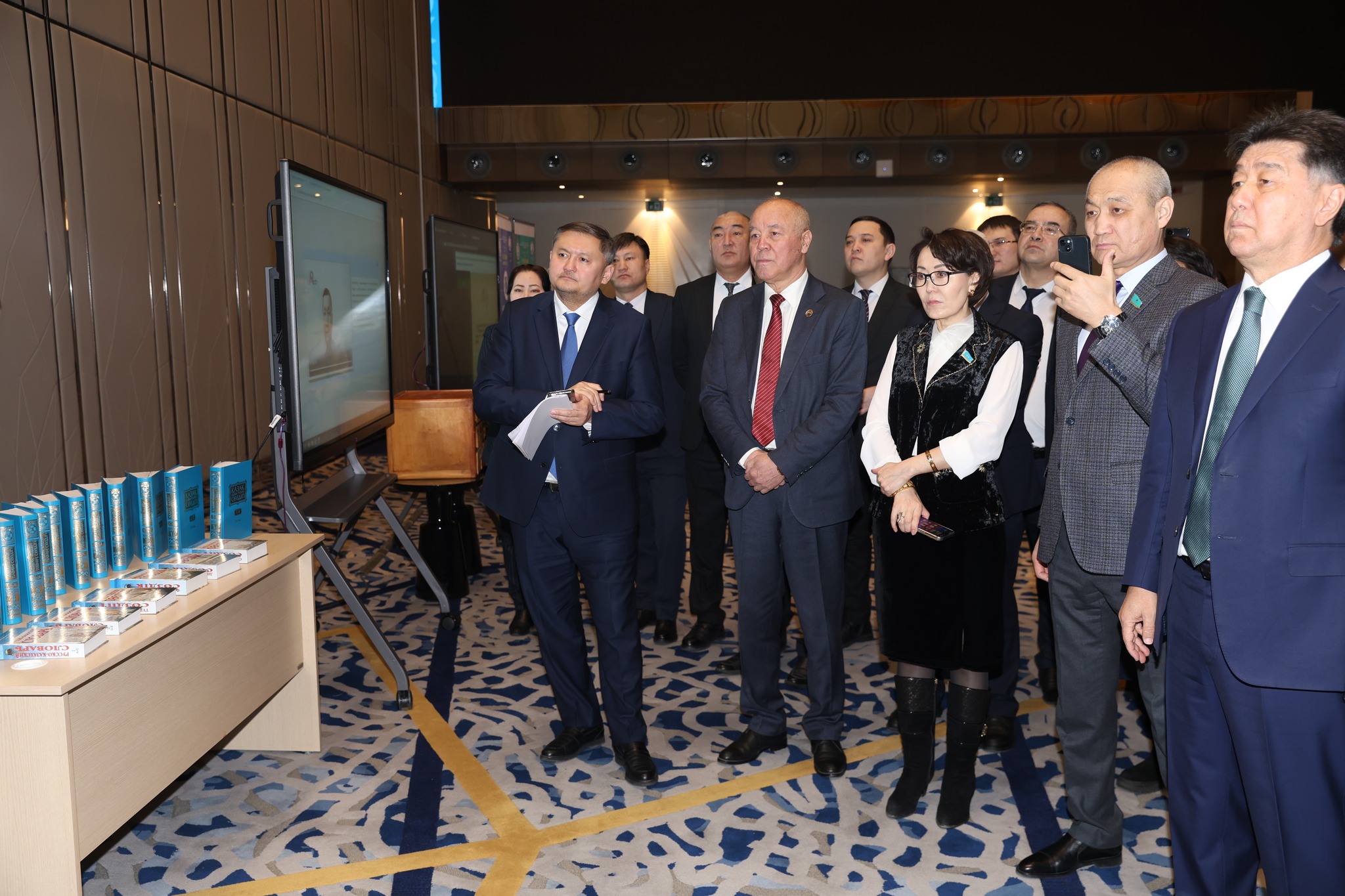 قازاق ءتىلىن دامىتۋداعى جاڭا كەزەڭ