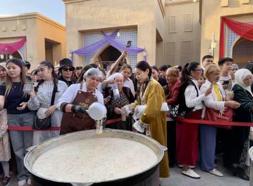 تۇركىستاندا 2,5 توننا ناۋرىز كوجە تاراتىلدى