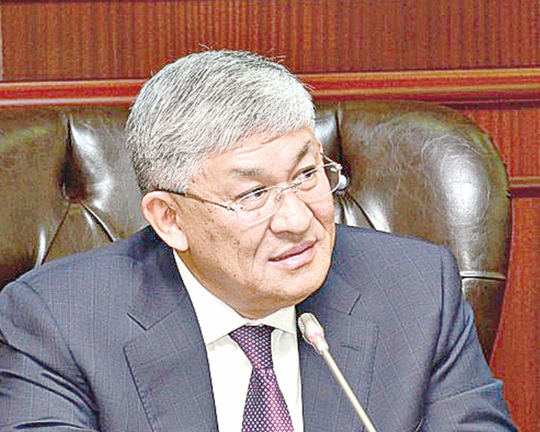 ەلگە قادىرلى قايراتكەر