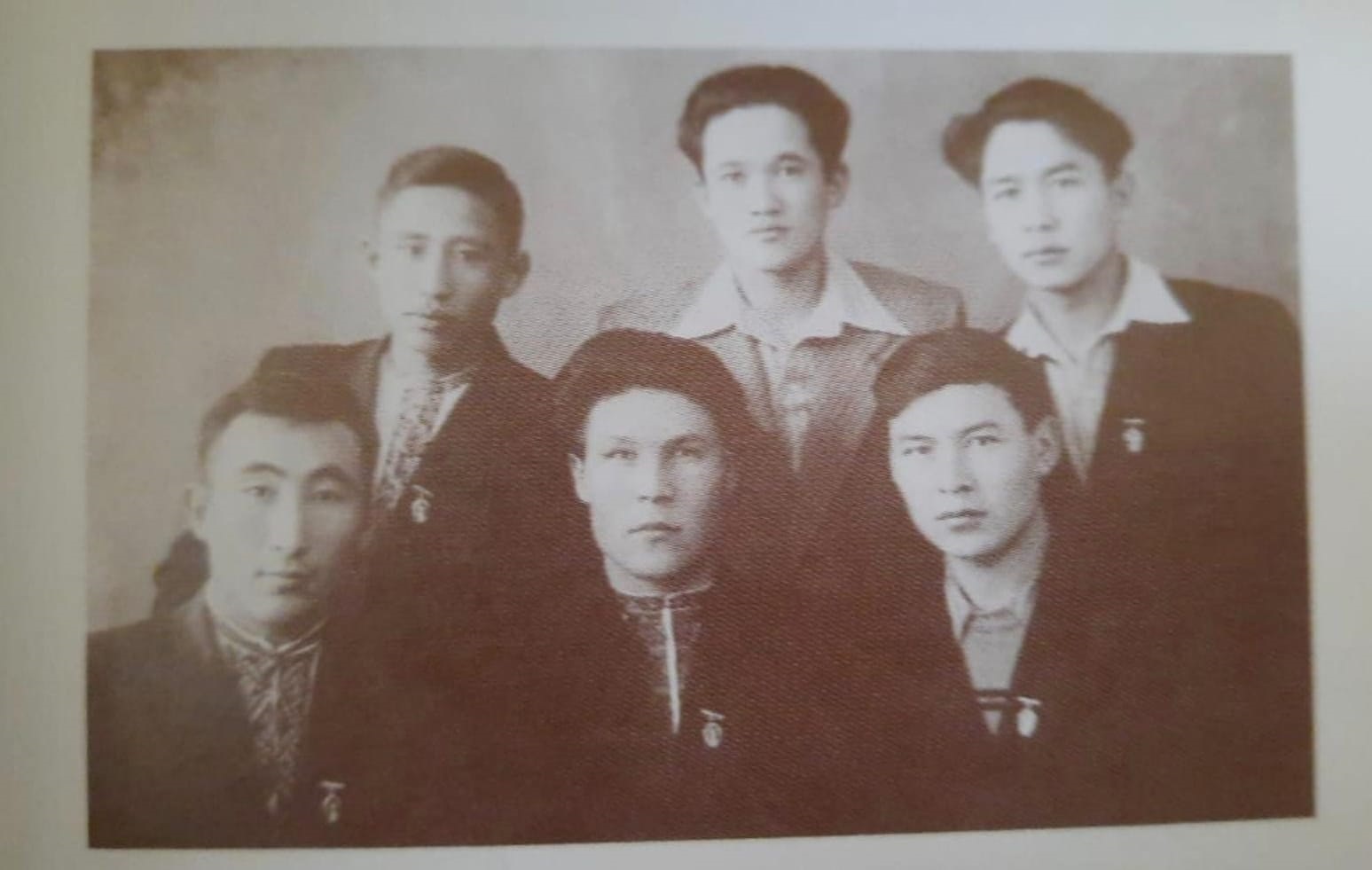 ادال دوستىقتىڭ ۇلگىسى