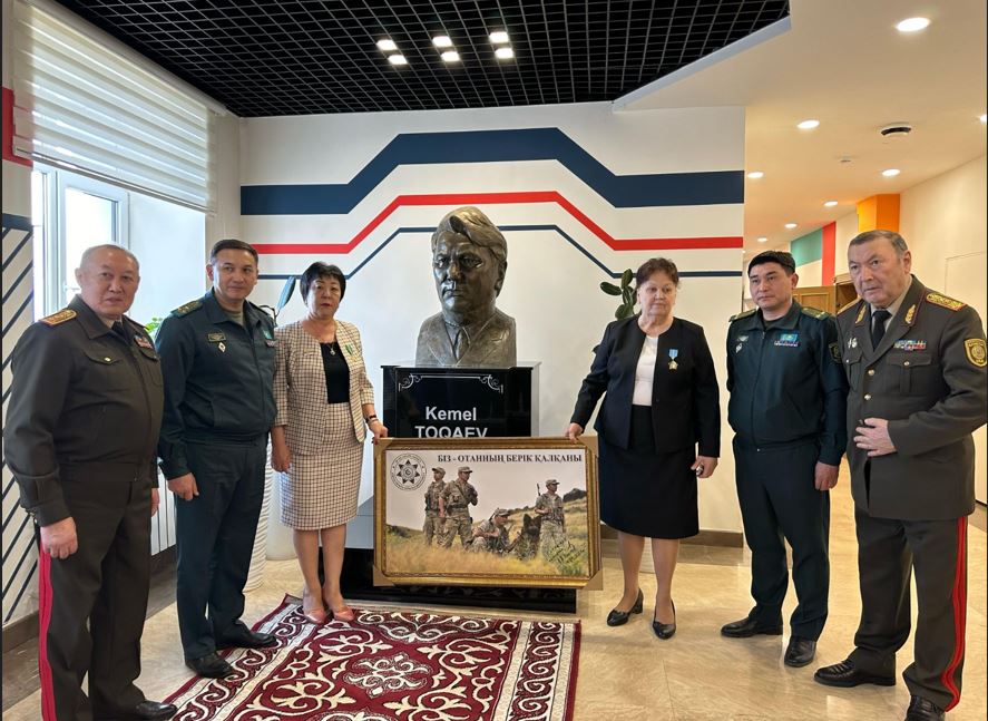 قازاق دەتەكتيۆىنىڭ دارابوزى