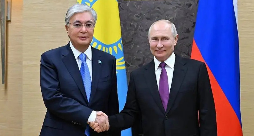 ۆلاديمير پۋتين قاسىم-جومارت توقاەۆتى ناۋرىز مەيرامىمەن قۇتتىقتادى