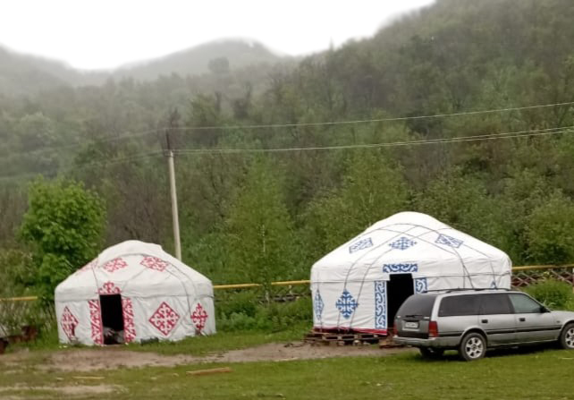 اقشاڭقان ۇيلەر – بەرەكەنىڭ بەلگىسى