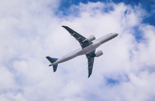 تبيليسيدەن الماتىعا ۇشقان Air Astana ۇشاعى باكۋگە شۇعىل قونعان