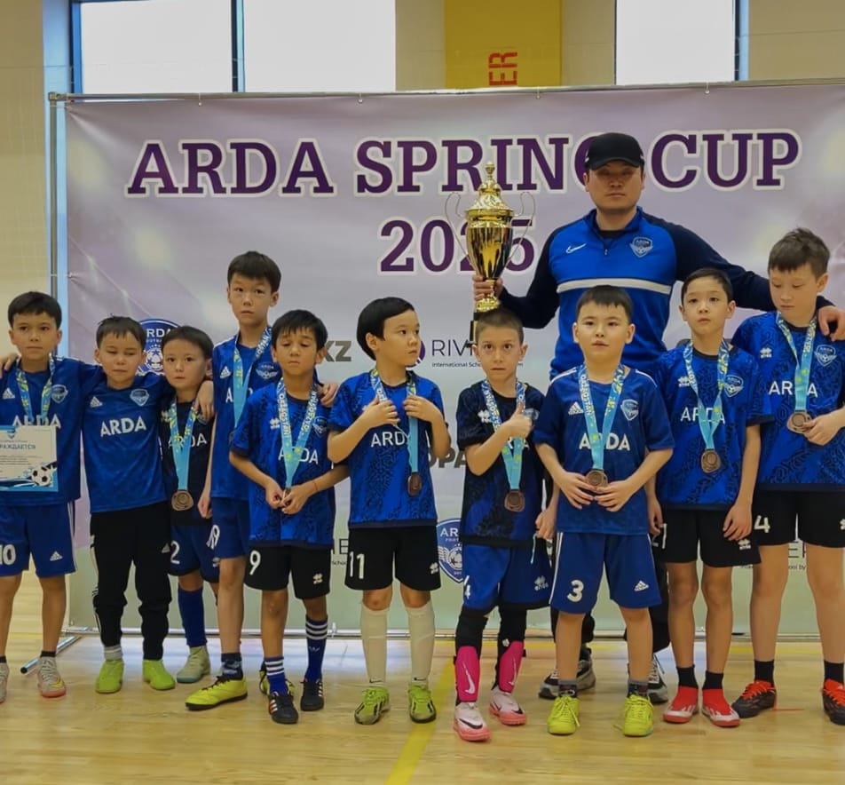  ۇلىستىڭ  ۇلى كۇنىندە جاس سپورتشىلار سىنعا ءتۇستى