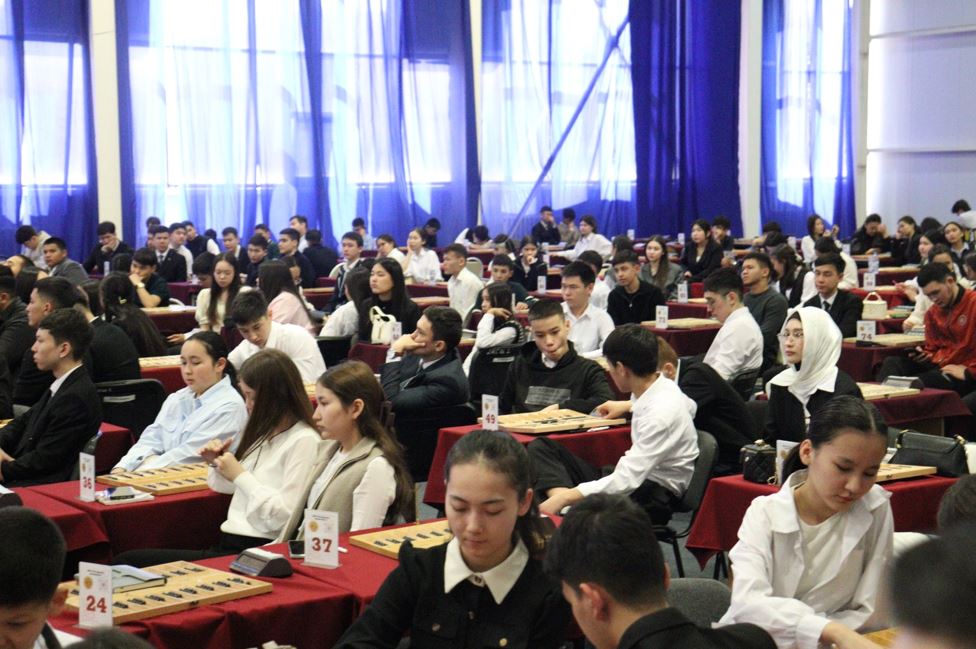 توعىزقۇمالاقتان رەسپۋبليكالىق چەمپيونات باستالدى