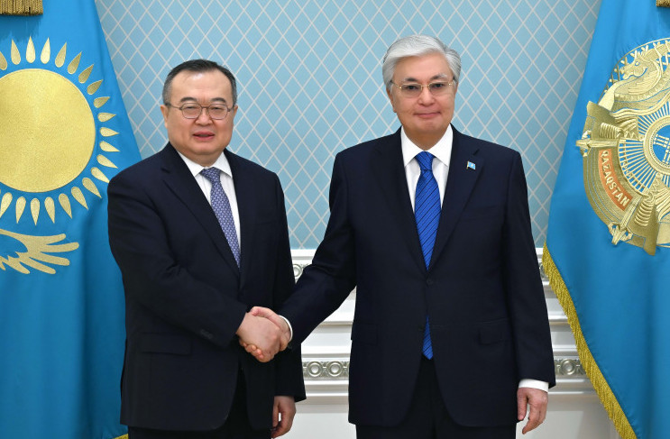 مەملەكەت باسشىسى ليۋ تسزيانچاونى قابىلدادى