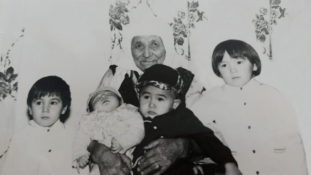 قايران قاسيەتتى اجەلەر-اي...(ەسسە)