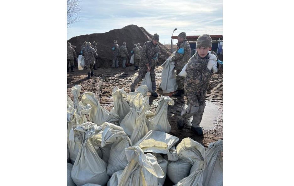 تاسقىنعا قارسى شارالارعا 2 مىڭ اسكەري قىزمەتشى تارتىلعان