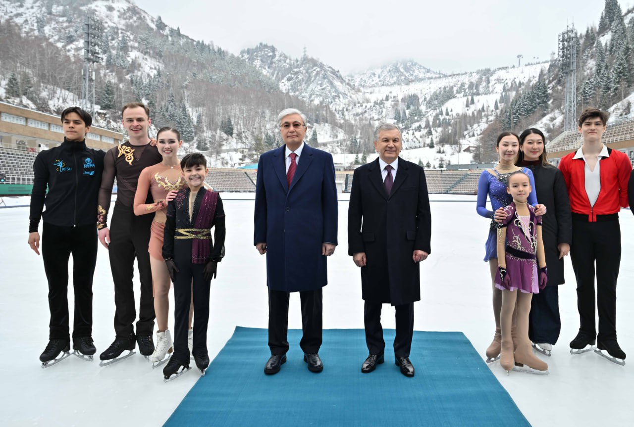 قازاقستان مەن وزبەكستان پرەزيدەنتتەرى «مەدەۋ» سپورت كەشەنىنە باردى