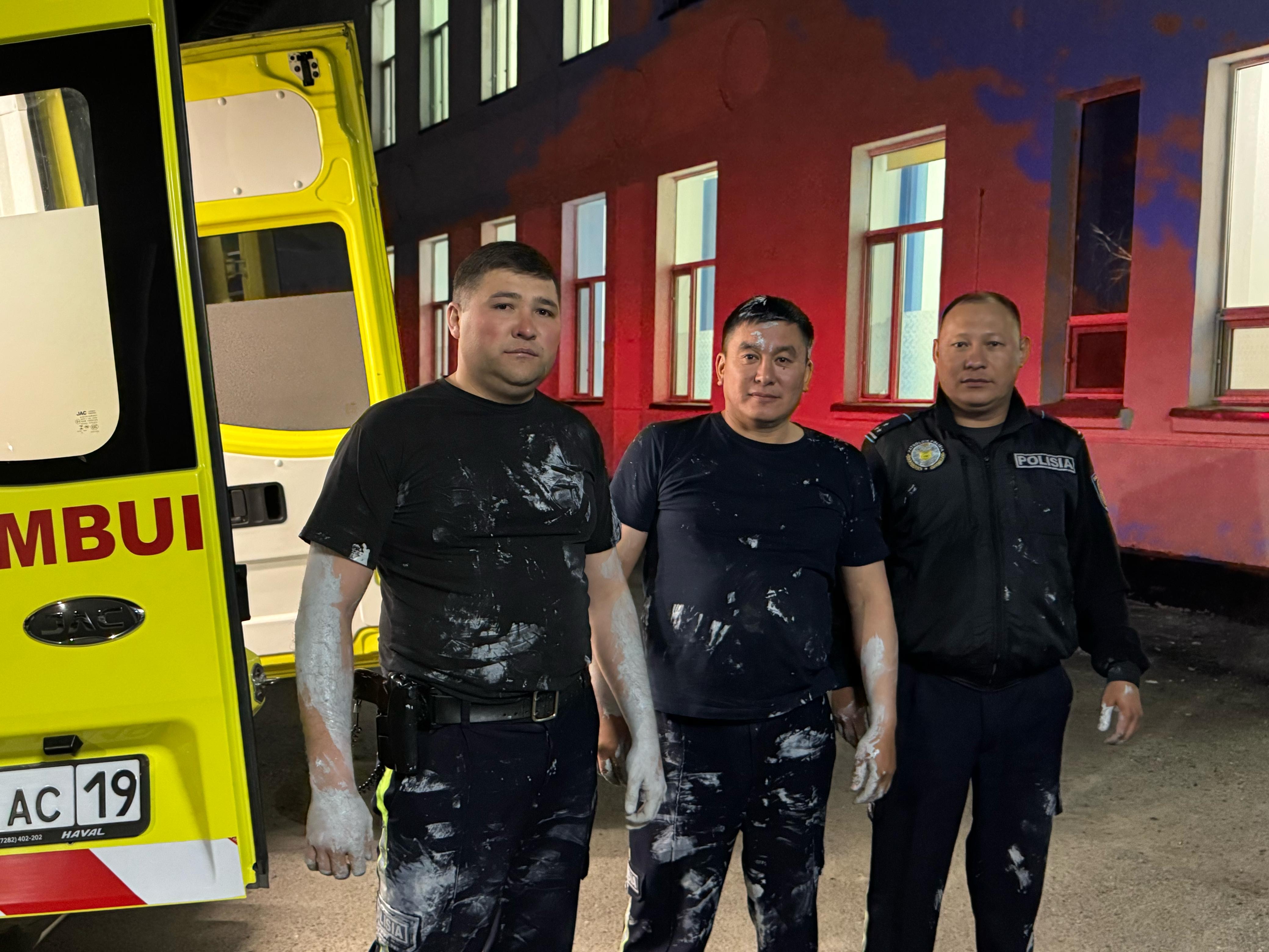 تەكەلىدە تۇرعىن مەن پوليتسەيلەر جاس جىگىتتىڭ ءومىرىن ساقتاپ قالدى