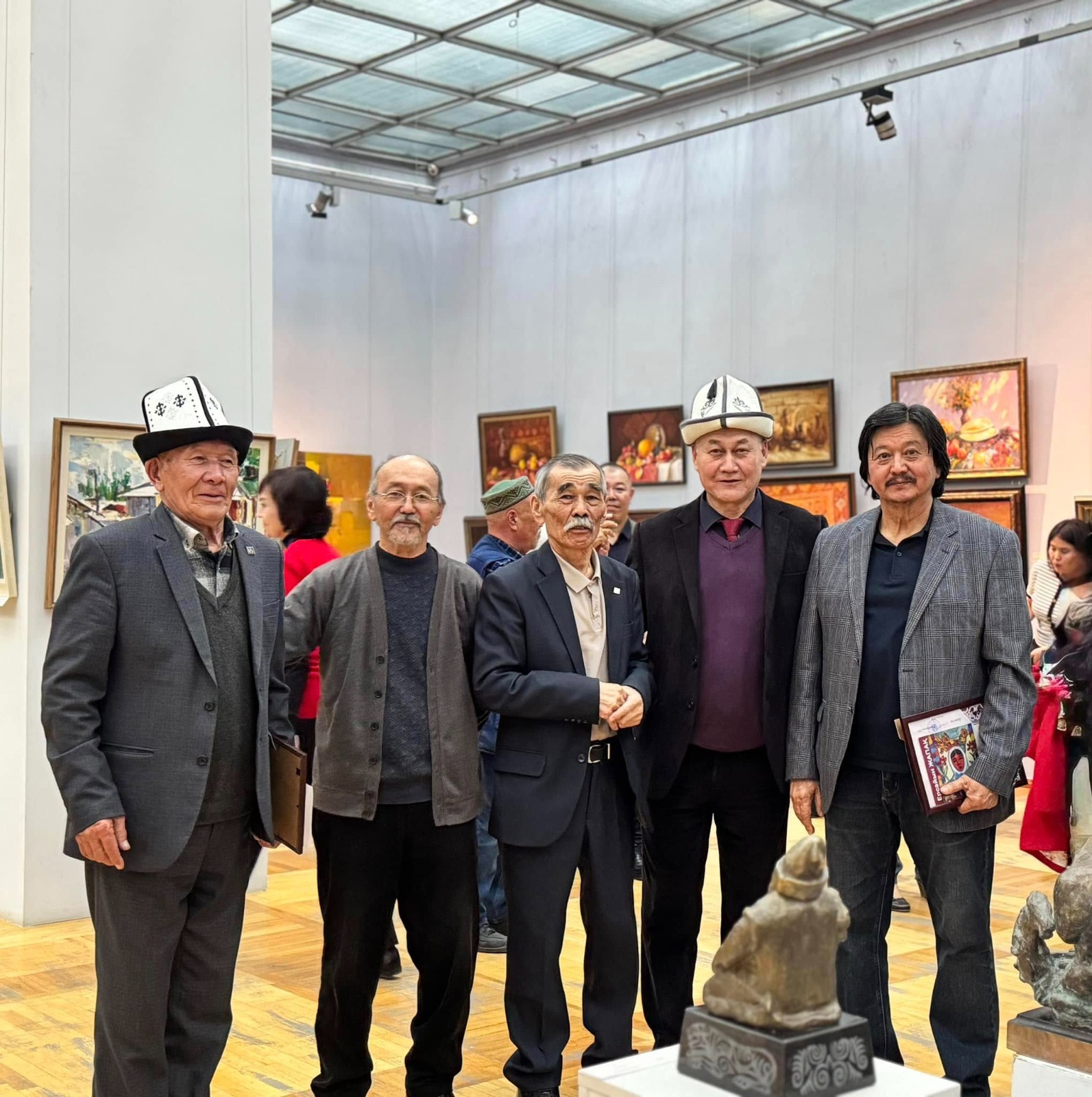 قىرعىز ونەرىن ايشىقتاعان كورمە