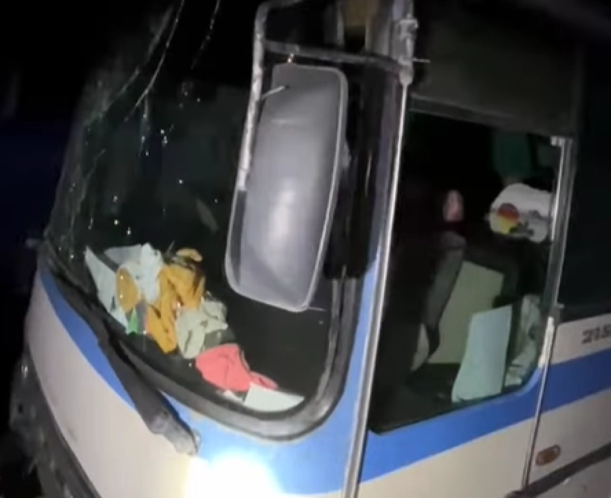 قىزىلوردادا جۇك پويىزى مەن اۆتوبۋس سوقتىعىستى