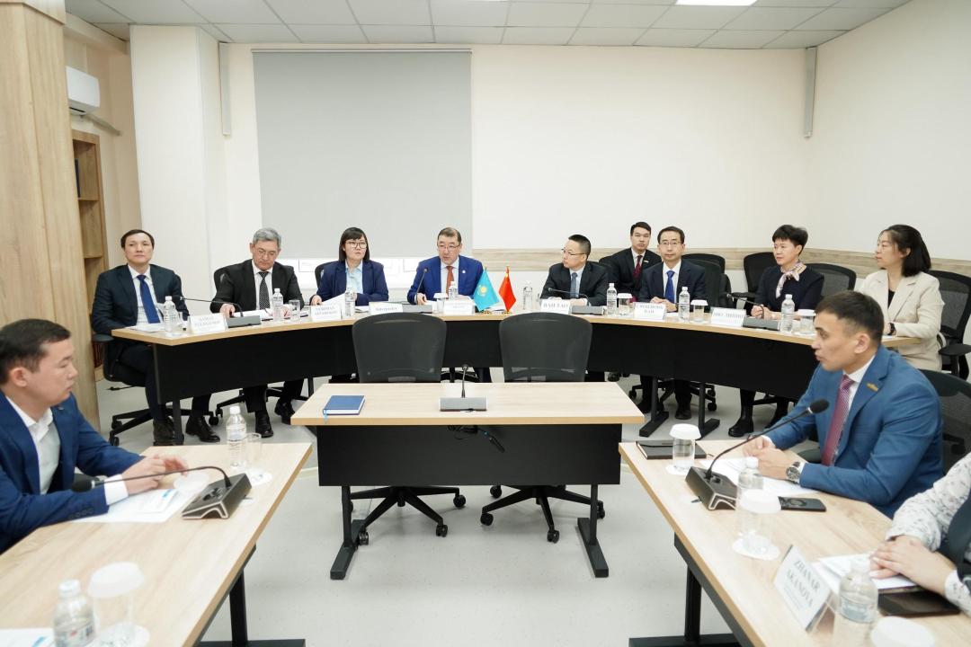 ۋنيۆەرسيتەت