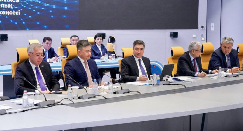 ۇكىمەتتە تسيفرلىق تەڭگە تۋرالى كەڭەس ءوتتى