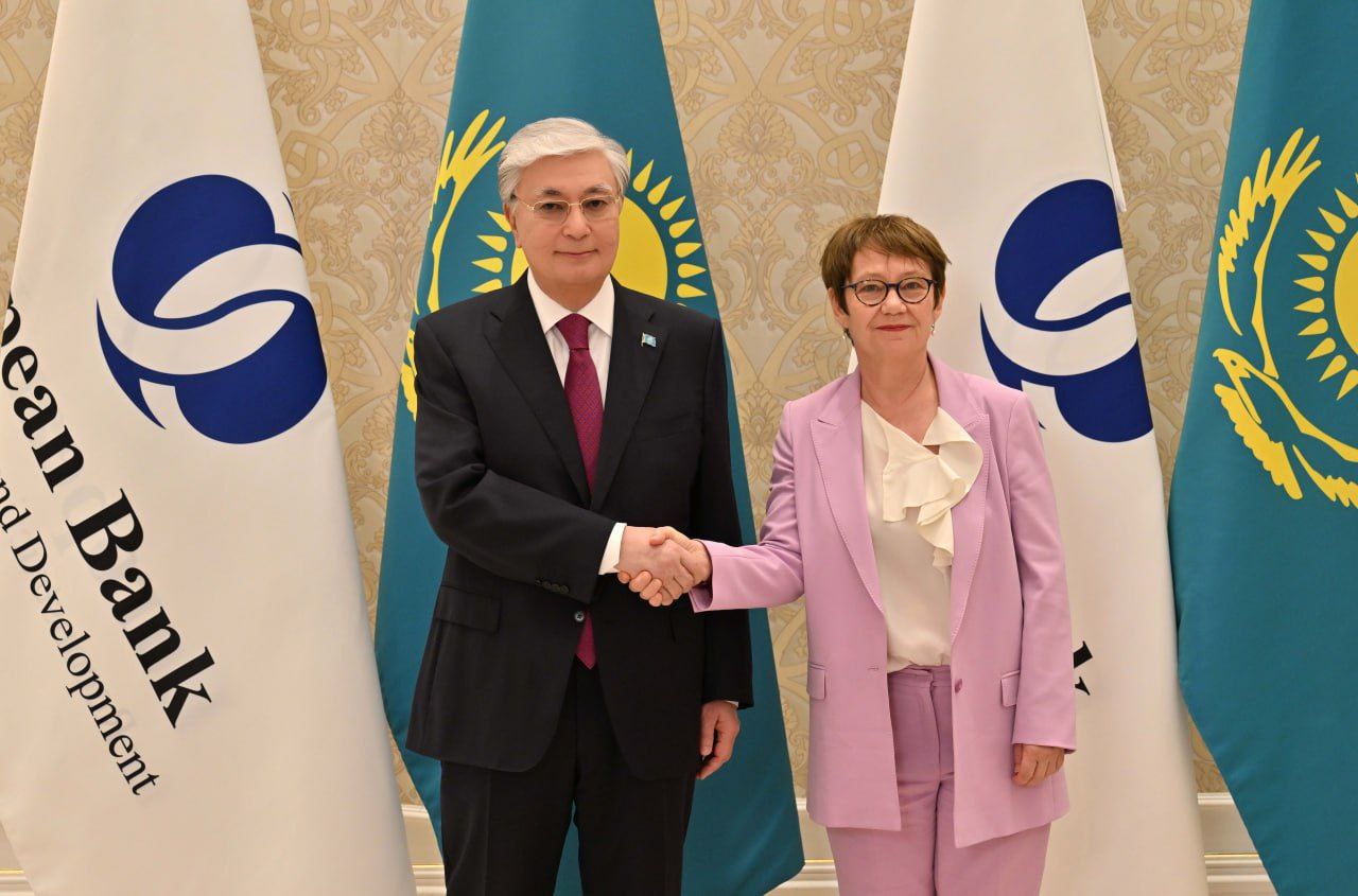 مەملەكەت باسشىسى ەۋروپالىق قايتا قۇرۋ جانە دامۋ بانكىنىڭ پرەزيدەنتىمەن كەزدەستى