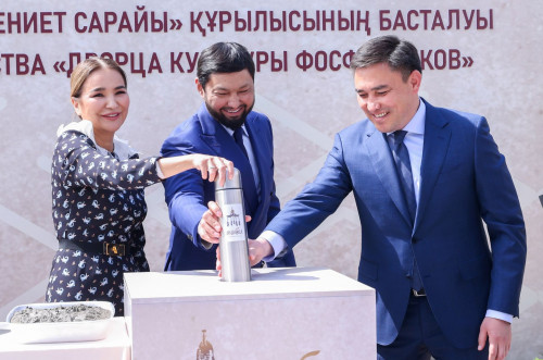 فوسفورشىلار مادەنيەت سارايى جاڭادان بوي كوتەرەدى